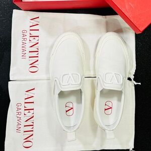 Valentino Garavani Authentic